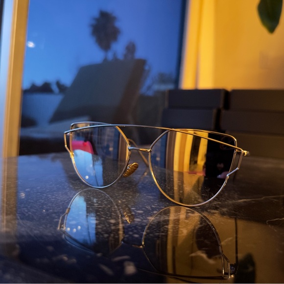 Aviators Silver Mirrored Sunglasses - Picture 5 of 8